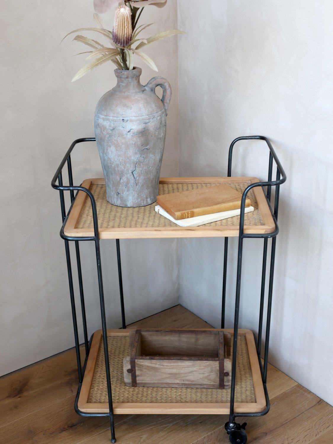 Chic Antique Tarjoiluvaunu