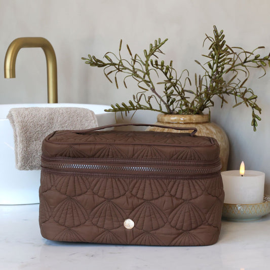 Toilettilaukku tikatulla simpukkakuviolla ruskea Chic Antique