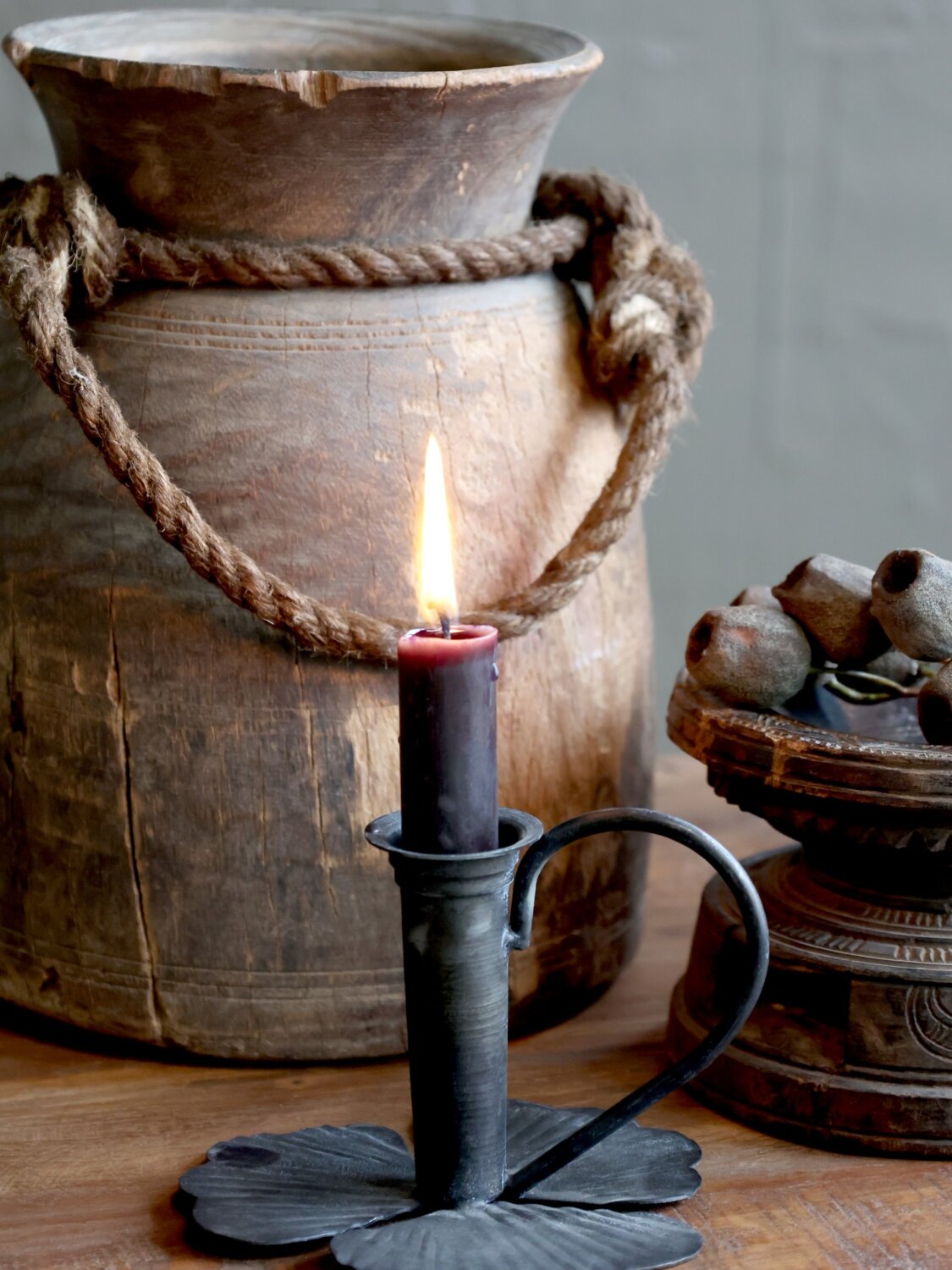 Chic Antique Kynttilänjalka lehti antiikin musta