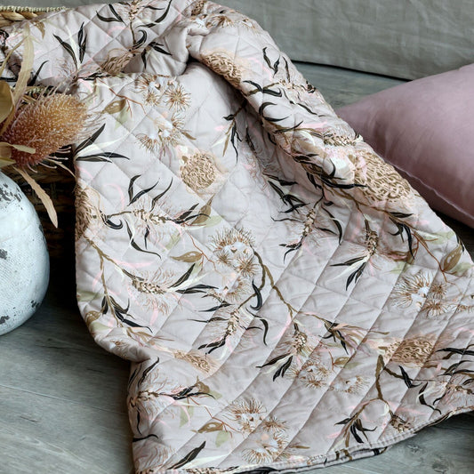 Chic Antique Tikattu peitto kukkakuvio taupe 180x130cm