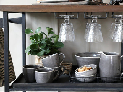 Chic Antique tarjoiluvaunu metallia